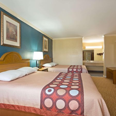 Super 8 By Wyndham Covington Hotel Eksteriør billede